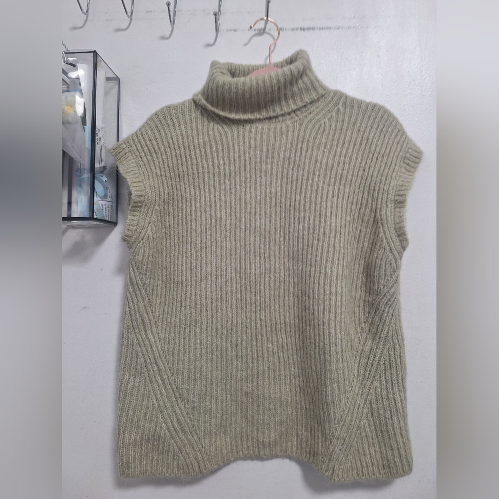 Zara Cozy Ribbed Turtleneck Sweater - Cream